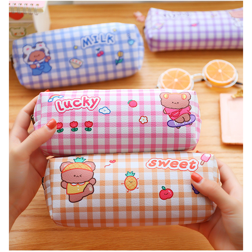 Túi Đựng Bút Dáng Tròn Da PU Chống Nước Kẻ Caro Xinh Xắn Giá Rẻ Hộp Bóp Viết Mỹ Phẩm Peach home 1k