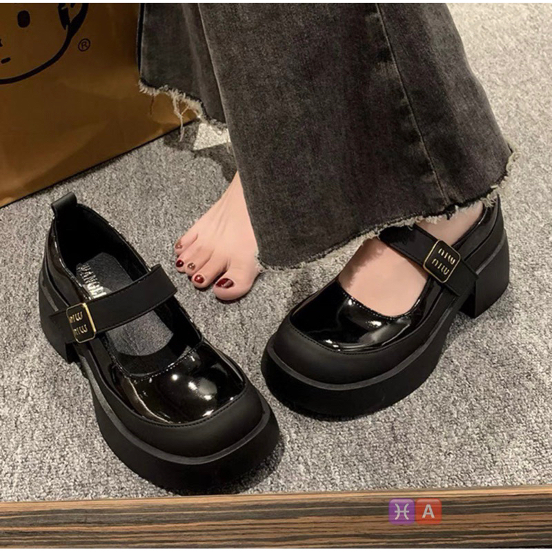 Giày búp bê đế cao su đúc , quai dán tag miumiu. Hàng quảng châu cao cấp