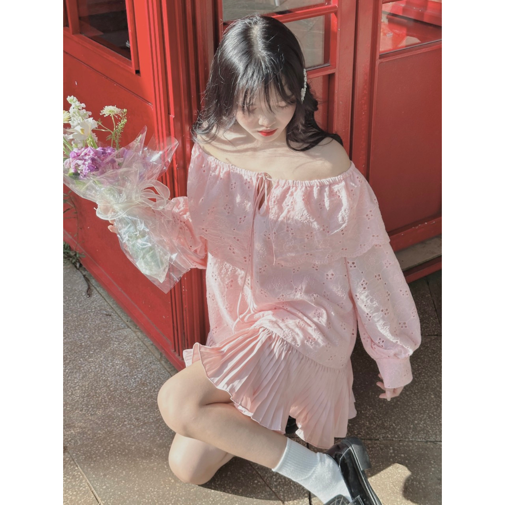 Flo ren Dress Váy xinh trễ vai hoạ tiết hoa dập nổi tiểu thư