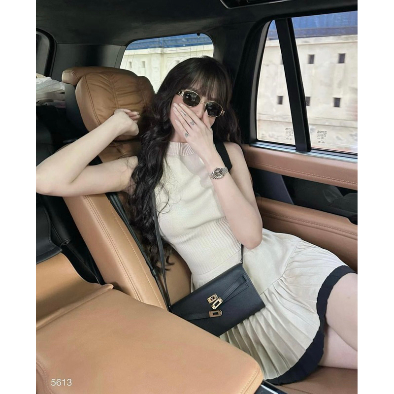 Set Váy Len Xếp Ly Bo Viền Tặng Kèm Áo Len Sát Nách Cổ Ba Phân