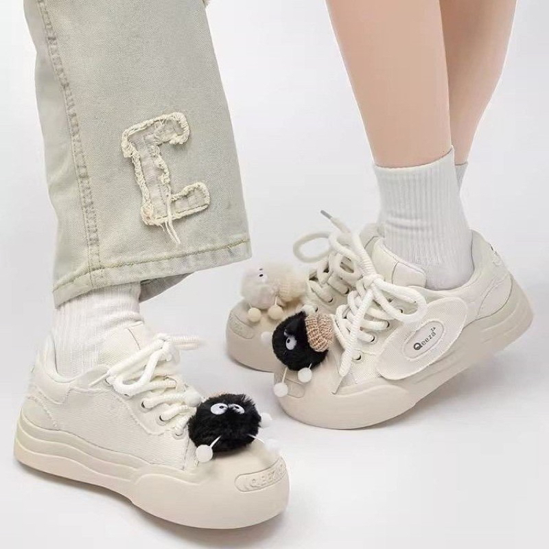 Giầy thể thao găn tag gấu siêu dễ thương