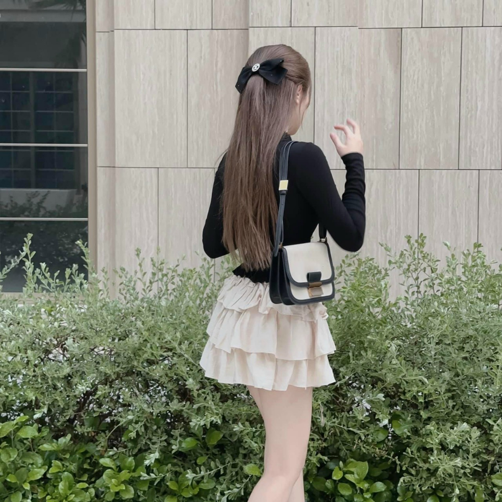 Set áo kiểu chất thun gân màu đen mix chân váy lụa 3 tầng xinh xắn