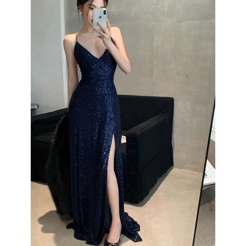 Đầm hai dây mảnh cổ V xẻ sâu ôm thân trên đan dây lưng dáng dài xẻ đùi đính kim sa lấp lánh tôn dáng nữ tính quyến rũ