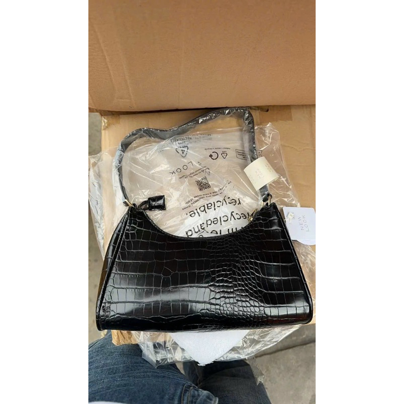 Túi newlook kẹp nách auth tuồn