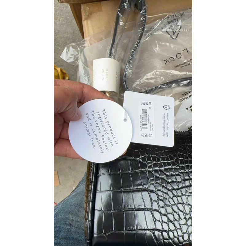 Túi newlook kẹp nách auth tuồn