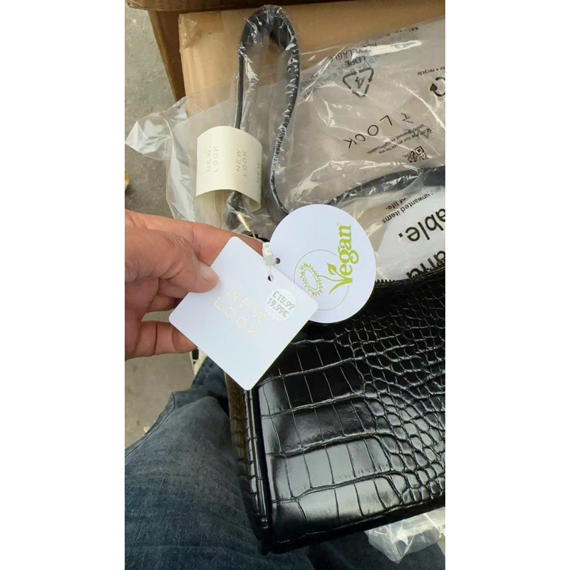 Túi newlook kẹp nách auth tuồn