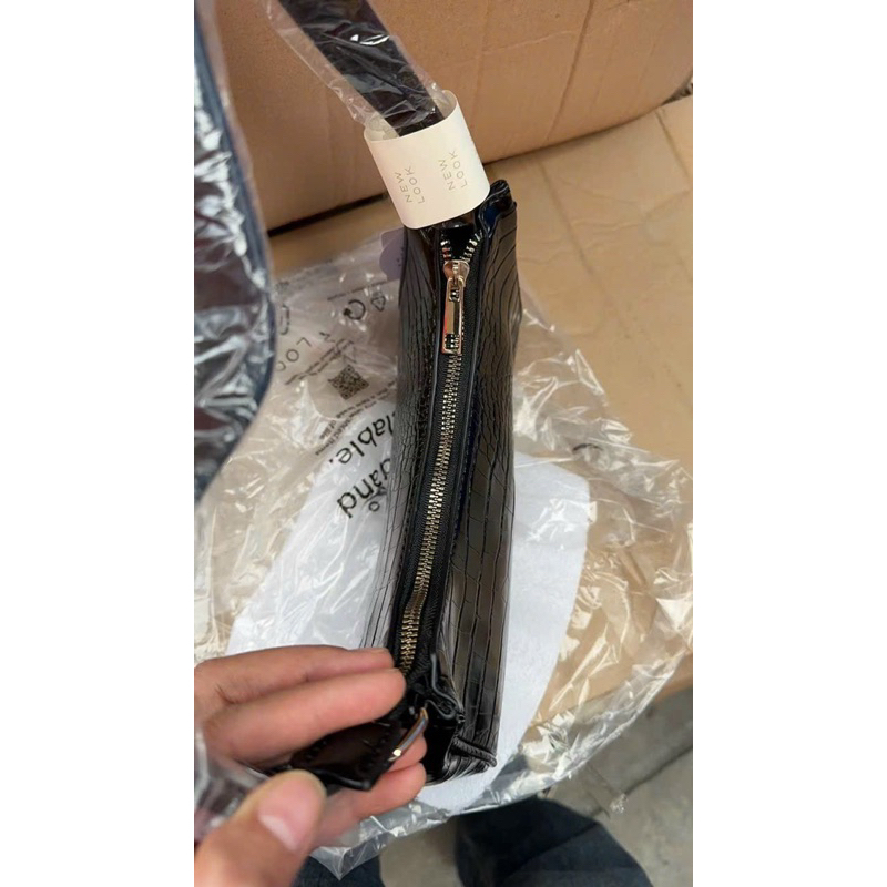 Túi newlook kẹp nách auth tuồn