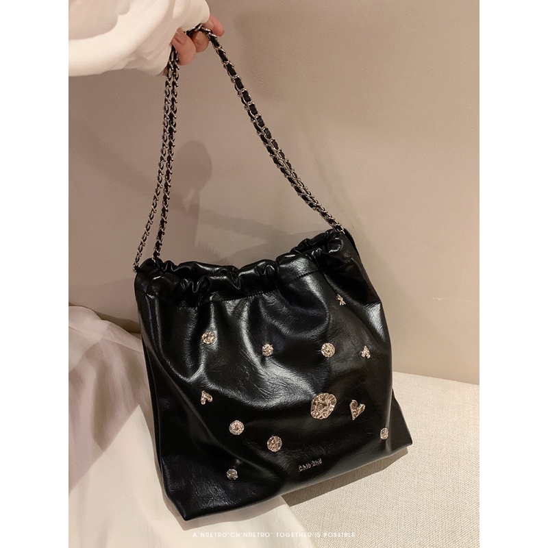 TÚI TOTE CHIO’2ND CD31036 CHÍNH HÃNG ĐÍNH CHARM NỔI CÁ TÍNH