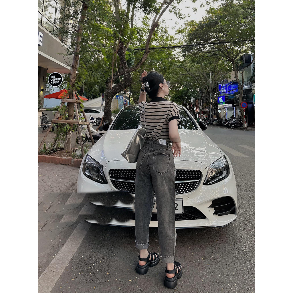 QUẦN BAGGY JEANS NỮ LƯNG CAO RÁCH CHỮ M KÈM NÚI MÀU XÁM ĐẬM LAI CUỐN THỜI TRANG SIÊU BỤI