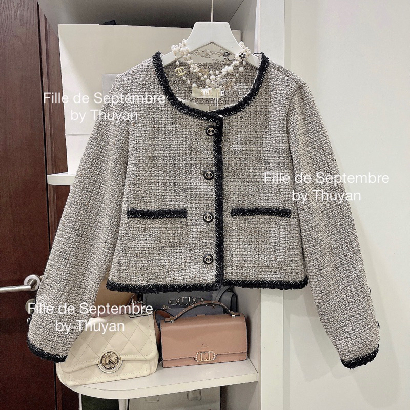 Áo khoác dạ tweed xám tiêu viền nhũ khuy đính nổi QCCC