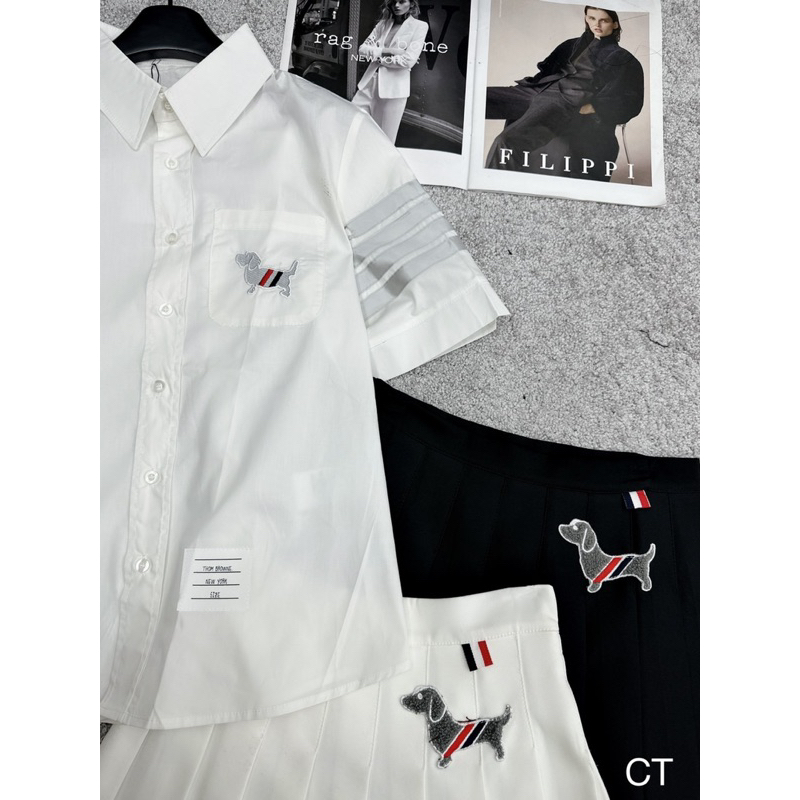 Áo sơ mi và chân váy thom