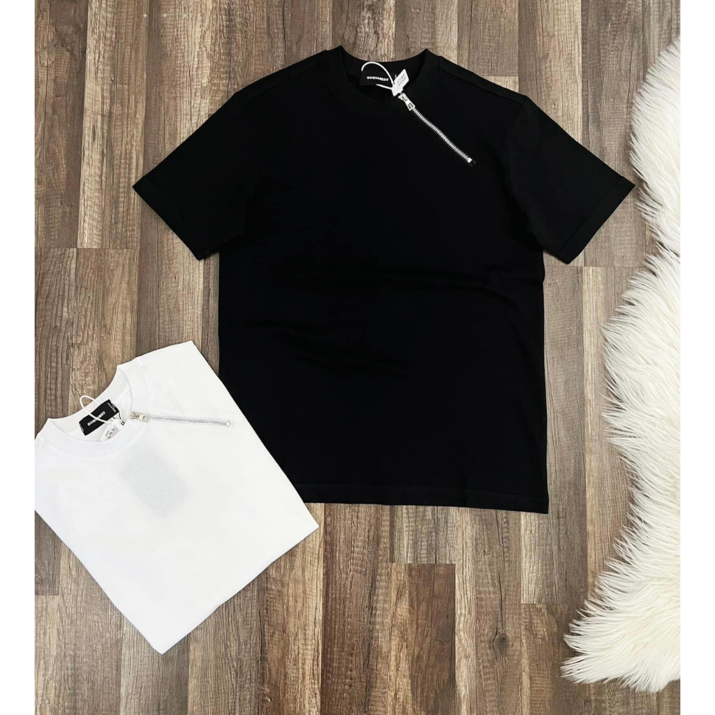 Áo Thun Nam DSQ2 Bùi Đạt Họa Tiết Khóa Cổ Trơn Hai Màu Đen Trắng Chất Liệu Cotton Thoáng Mát.