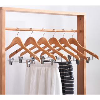 combo 10 móc gỗ tam giác kèm kẹp treo set bộ màu vàng, nâu vai 44,5cm dùng cho cả nam và nữ, hàng cao cấp loại 1