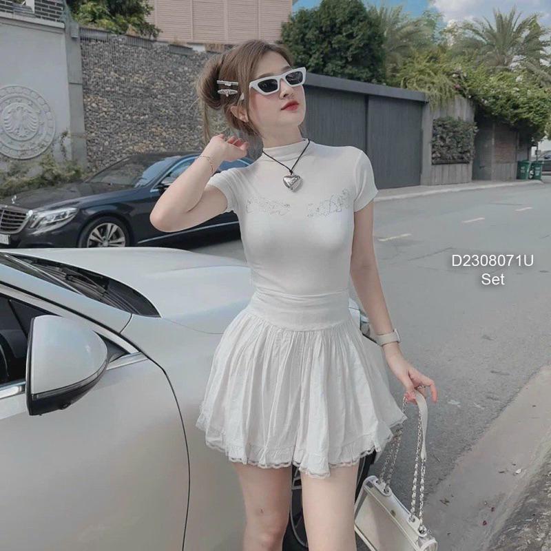 Set bộ áo thun ôm phối chân váy xòe