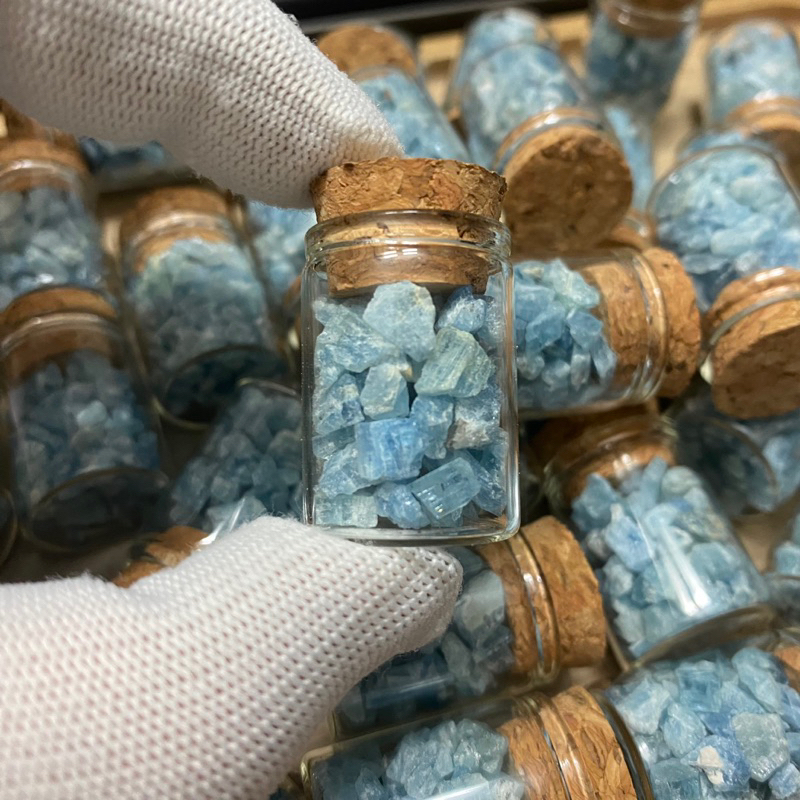 Lucky Bottle-Đá thô Aquamarine  nguyên bản dùng sưu tầm, làm handmade, reiki, thanh tẩy...!!!