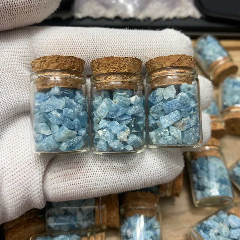 Lucky Bottle-Đá thô Aquamarine  nguyên bản dùng sưu tầm, làm handmade, reiki, thanh tẩy...!!!