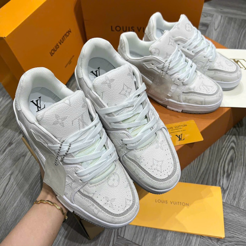 GIÀY L’V TRẮNG XÁM LAI AU SC   GIÀY LV TRẮNG XÁM MẪU MỚI NAM NỮ CAO CẤP