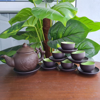 Bộ ấm chén Bát Tràng đất nung quai đắp vẽ hoa sen màu đen 400ml