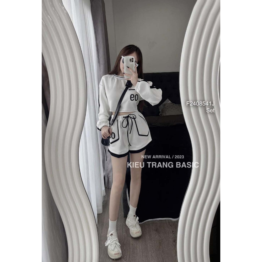 Set bộ thể thao áo thun croptop umi trắng phối viền đen kèm quần short
