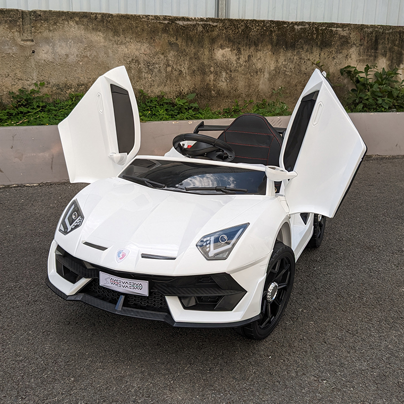 Xe hơi điện cho bé BABY PLAZA SVJ-888