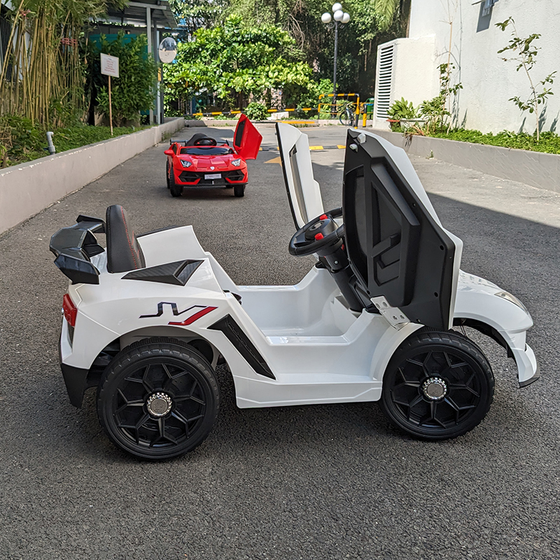 Xe hơi điện cho bé BABY PLAZA SVJ-888