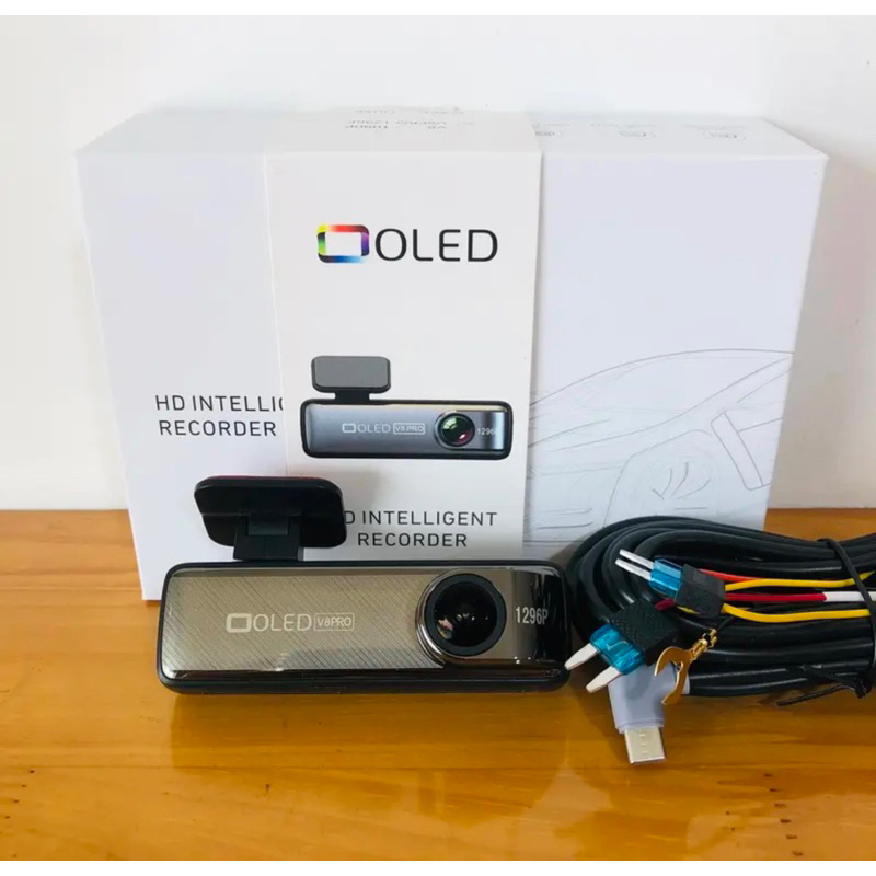 Camera hành trình V8pro giám sát đỗ xe