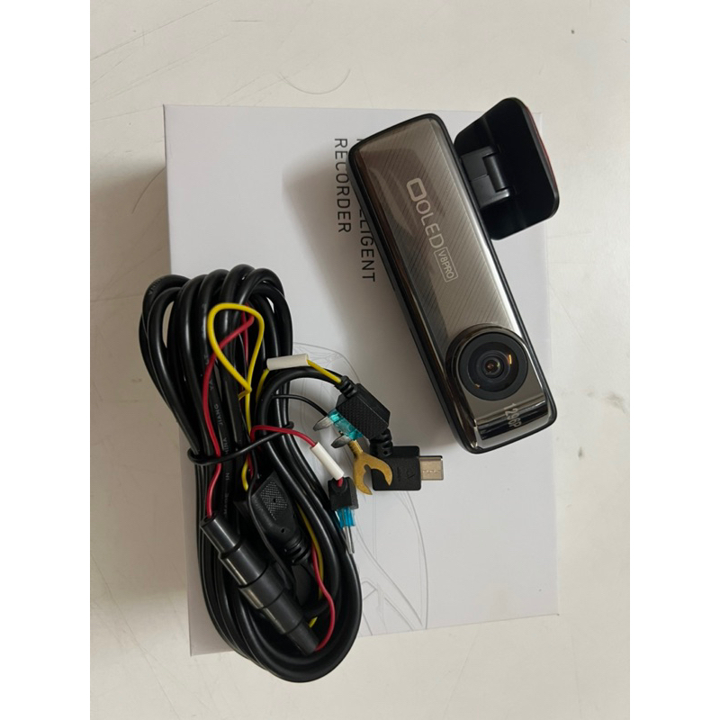 Camera hành trình V8pro giám sát đỗ xe