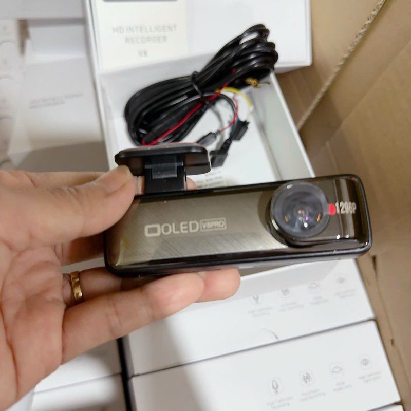 Camera hành trình V8pro giám sát đỗ xe