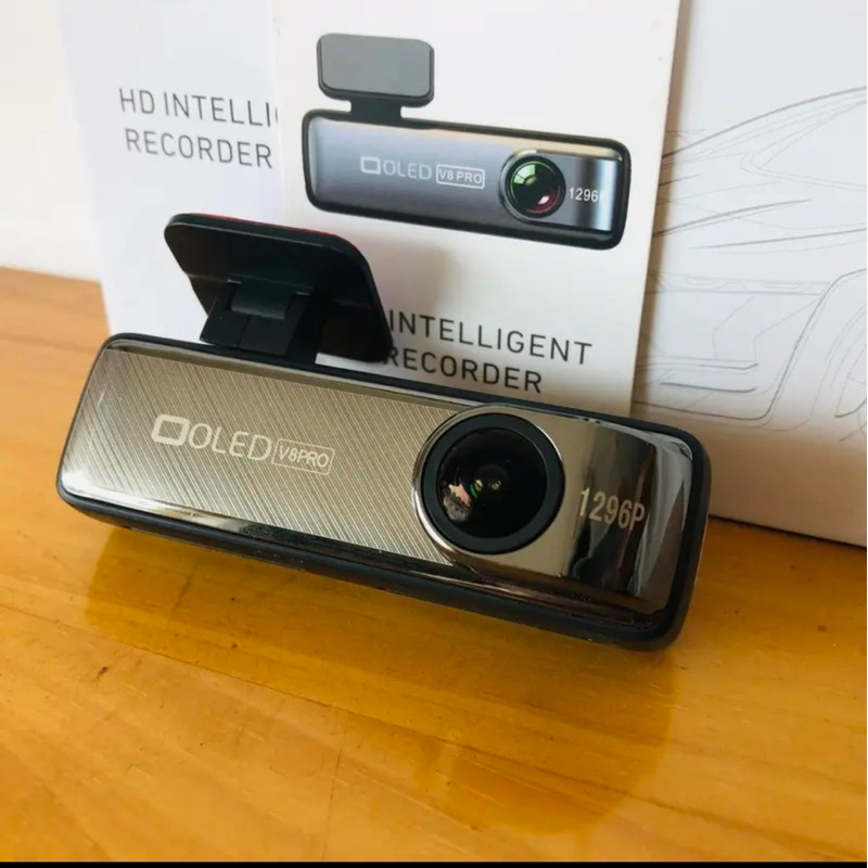 Camera hành trình V8pro giám sát đỗ xe