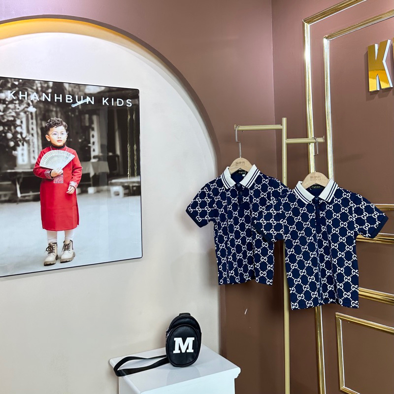 Áo polo hoạ tiết G.C chất poly cá sấu loại đẹp thoáng mát, thấm hút mồ hôi diện đi chơi cho bé size từ 10kg đến 40kg