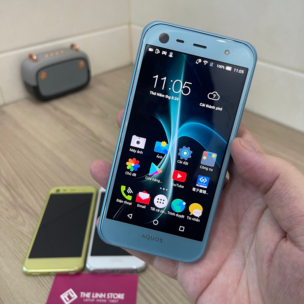 Điện thoại Sharp AQUOS SERIE Mini SHV38