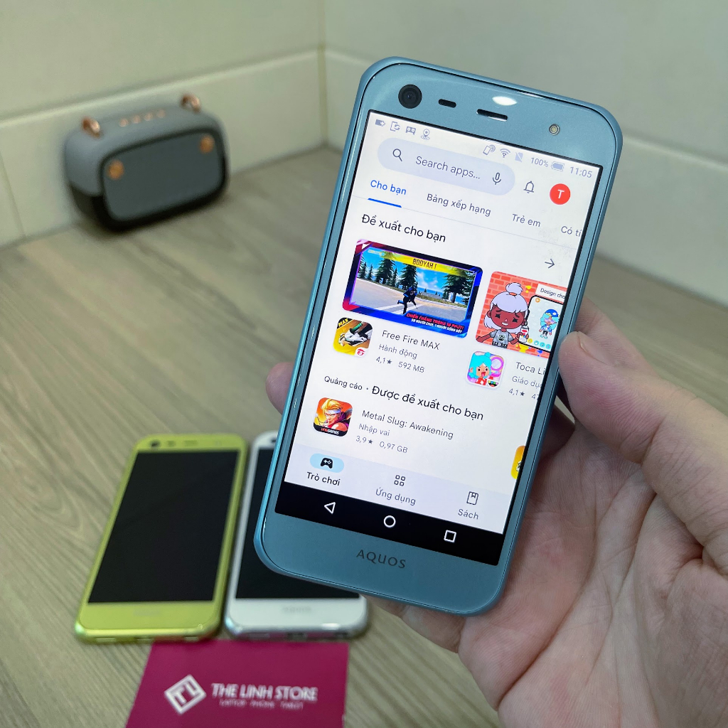 Điện thoại Sharp AQUOS SERIE Mini SHV38