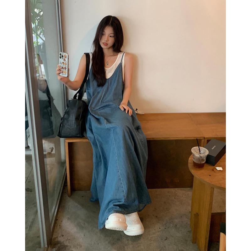 Set áo trắng +váy dây denim