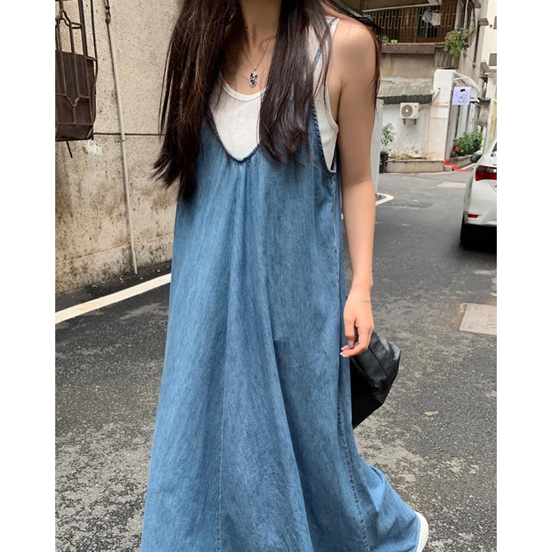 Set áo trắng +váy dây denim