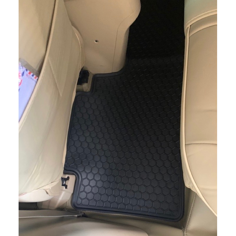 Thảm lót sàn Toyota Vios 2014-2023- cao su đúc nguyên khối