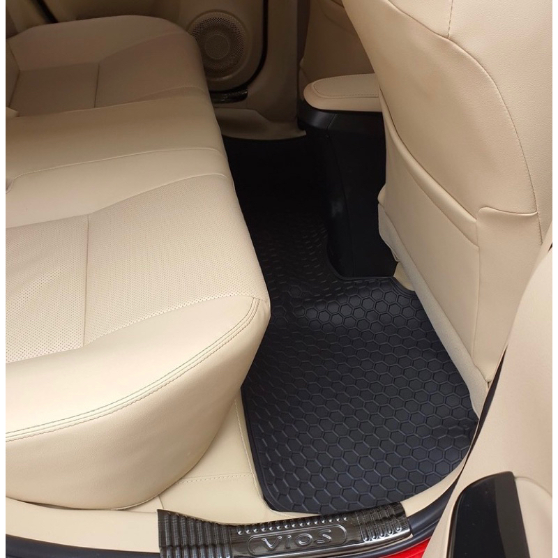 Thảm lót sàn Toyota Vios 2014-2023- cao su đúc nguyên khối
