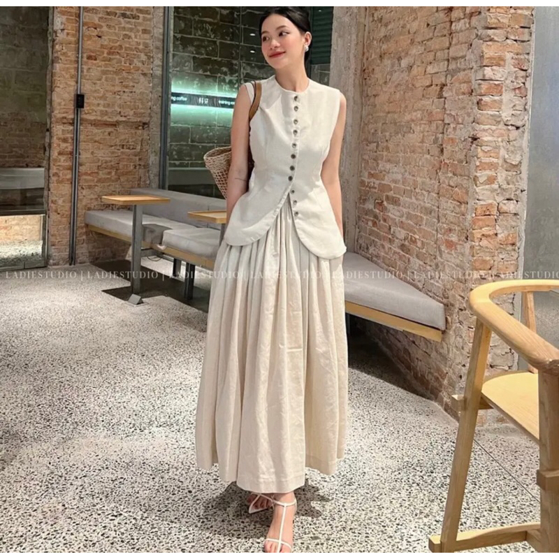 Set áo nude cổ tròn phối nút + chân váy midi