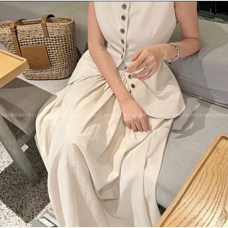 Set áo nude cổ tròn phối nút + chân váy midi