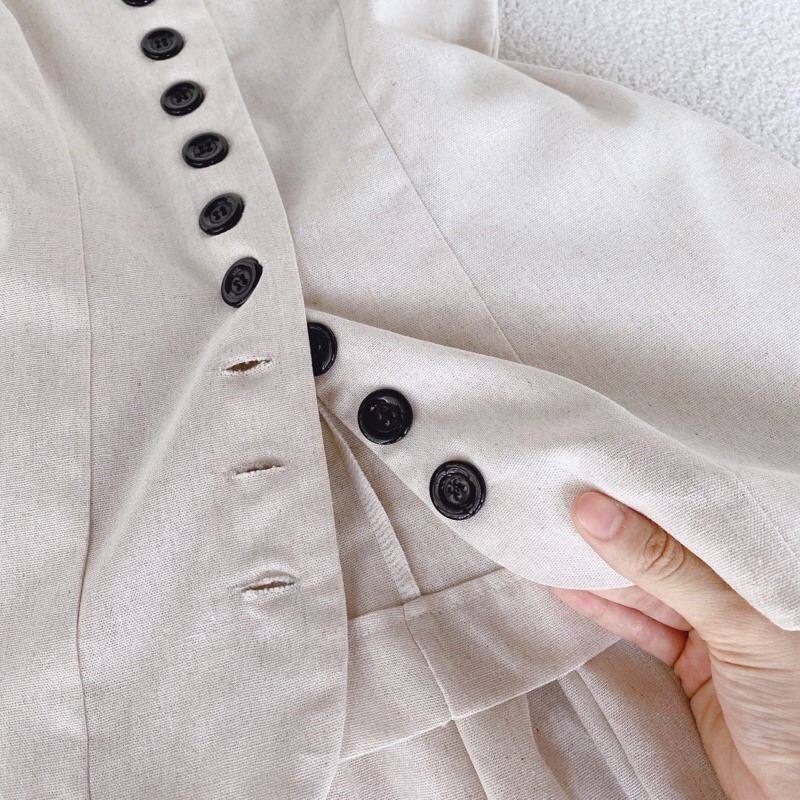 Set áo nude cổ tròn phối nút + chân váy midi