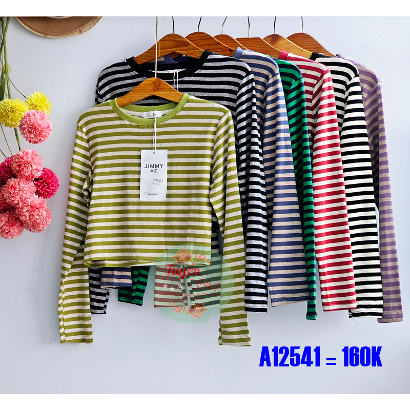 Áo thun kẻ croptop TD