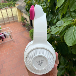 Tai nghe bluetooth Razer Sanrio White Hello