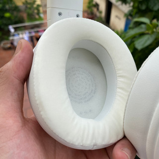 Tai nghe bluetooth Razer Sanrio White Hello