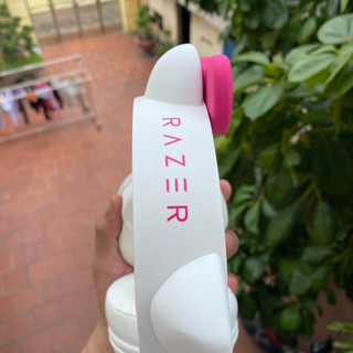 Tai nghe bluetooth Razer Sanrio White Hello