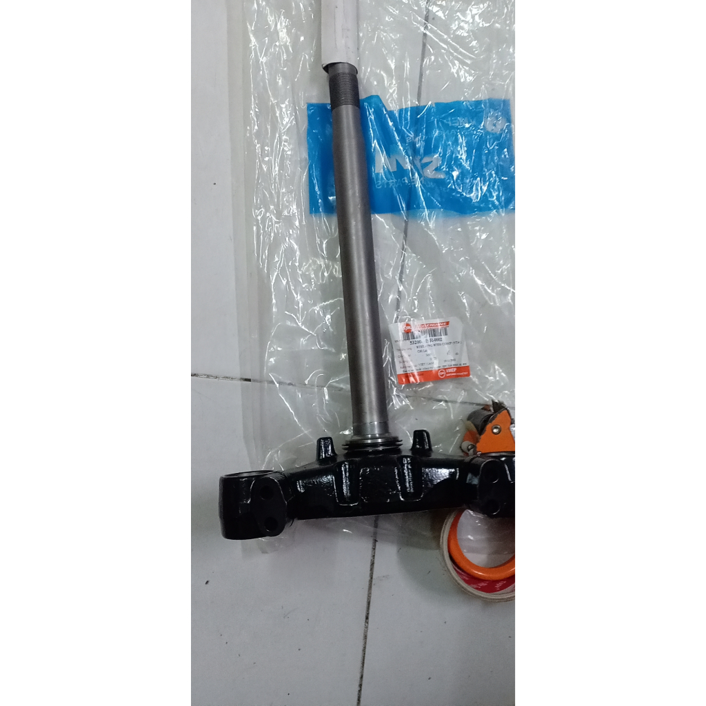 Cốt lái xe Elizabeth thắng đùm mã M9R