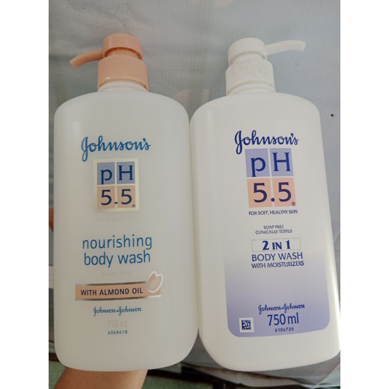 Sữa tắm Johnson's PH 5.5  2in1/hạnh nhân 750ml