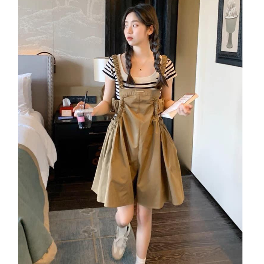 Set VÁY YẾM kèm áo pull kẻ đen trắng dáng rộng thiết kế thời trang mùa hè set váy yếm siêu dễ thương