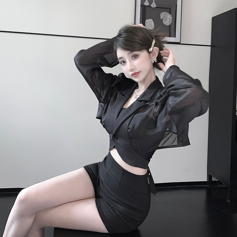 Áo blazer HAVADW dáng croptop xẻ lưng màu đen  VE33