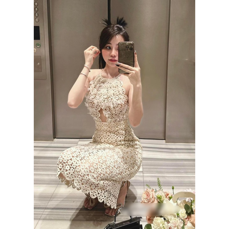 Đầm yếm ren