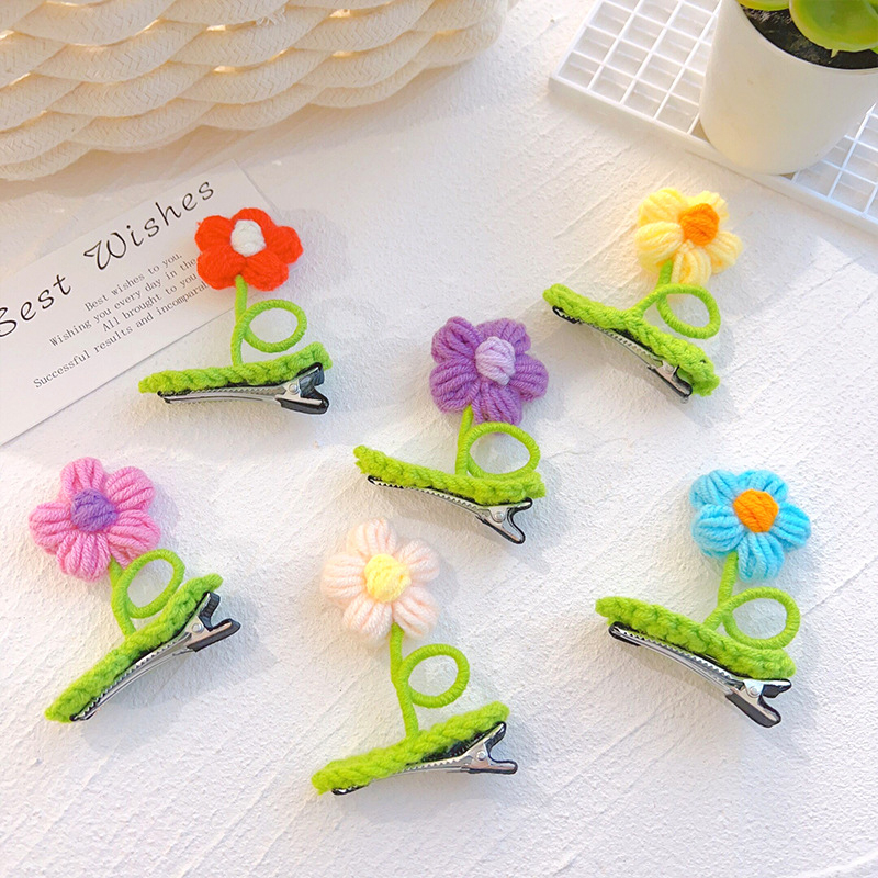 Miumiua🔮Kẹp tóc cây mầm xinh, hoa 6 cánh bằng len handmade
