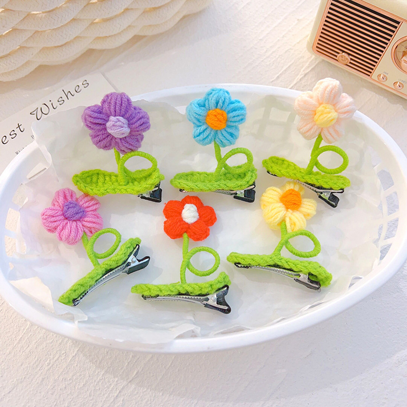 Miumiua🔮Kẹp tóc cây mầm xinh, hoa 6 cánh bằng len handmade